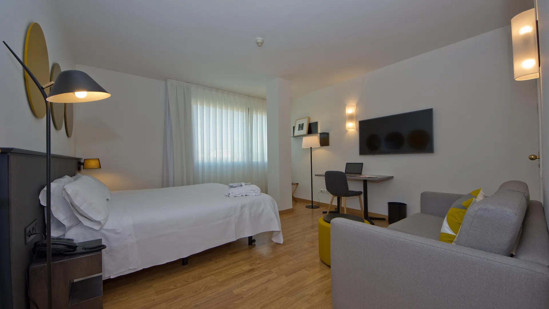 Hotel Aparthotel Atenea Valles Granollers