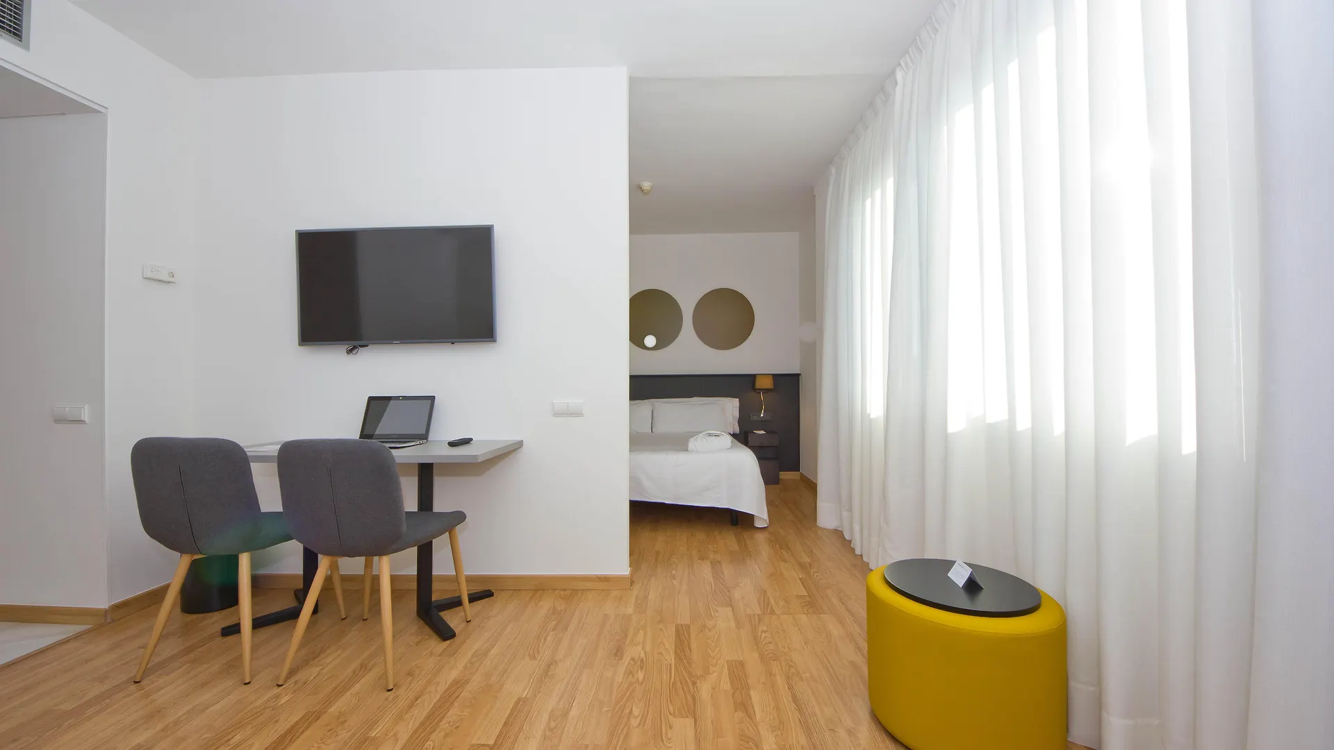 Aparthotel Atenea Valles Granollers Hotel
