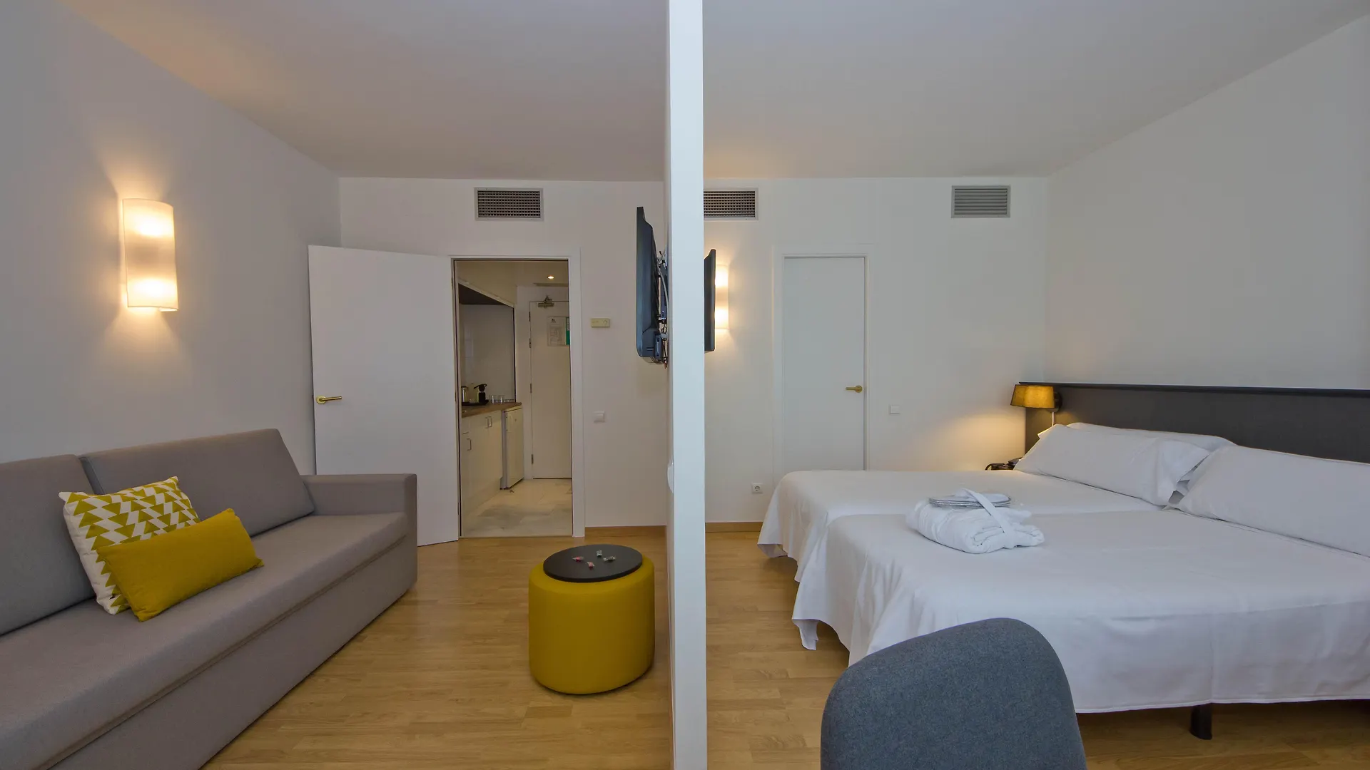 **** Hotel Aparthotel Atenea Valles Granollers Spain