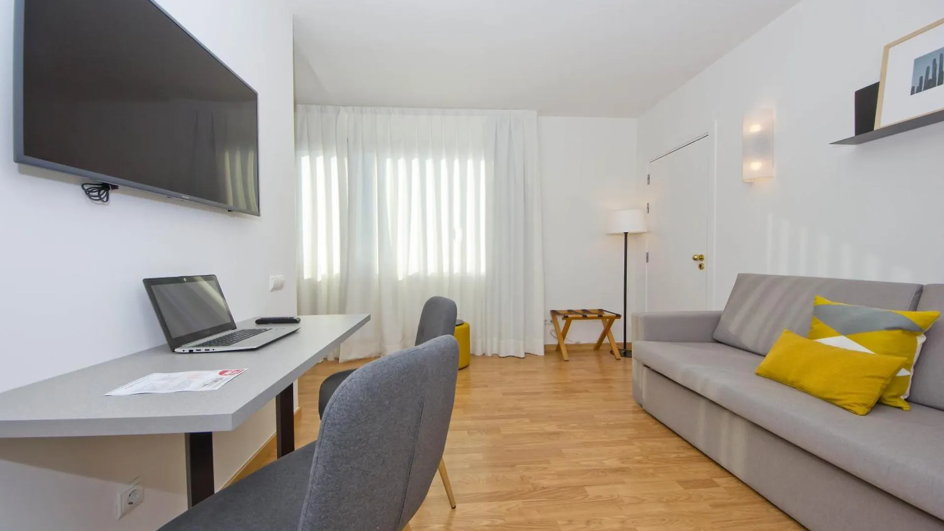 Hotel Aparthotel Atenea Valles Granollers
